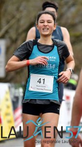 2021-12 Nicole Scholz 2 - Silversterlauf Netphen Obernau