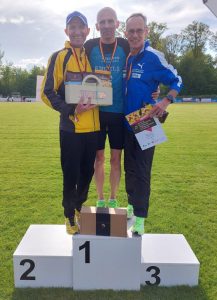 2022-05-07 DM 10000m - Johannes - Ehrung 4